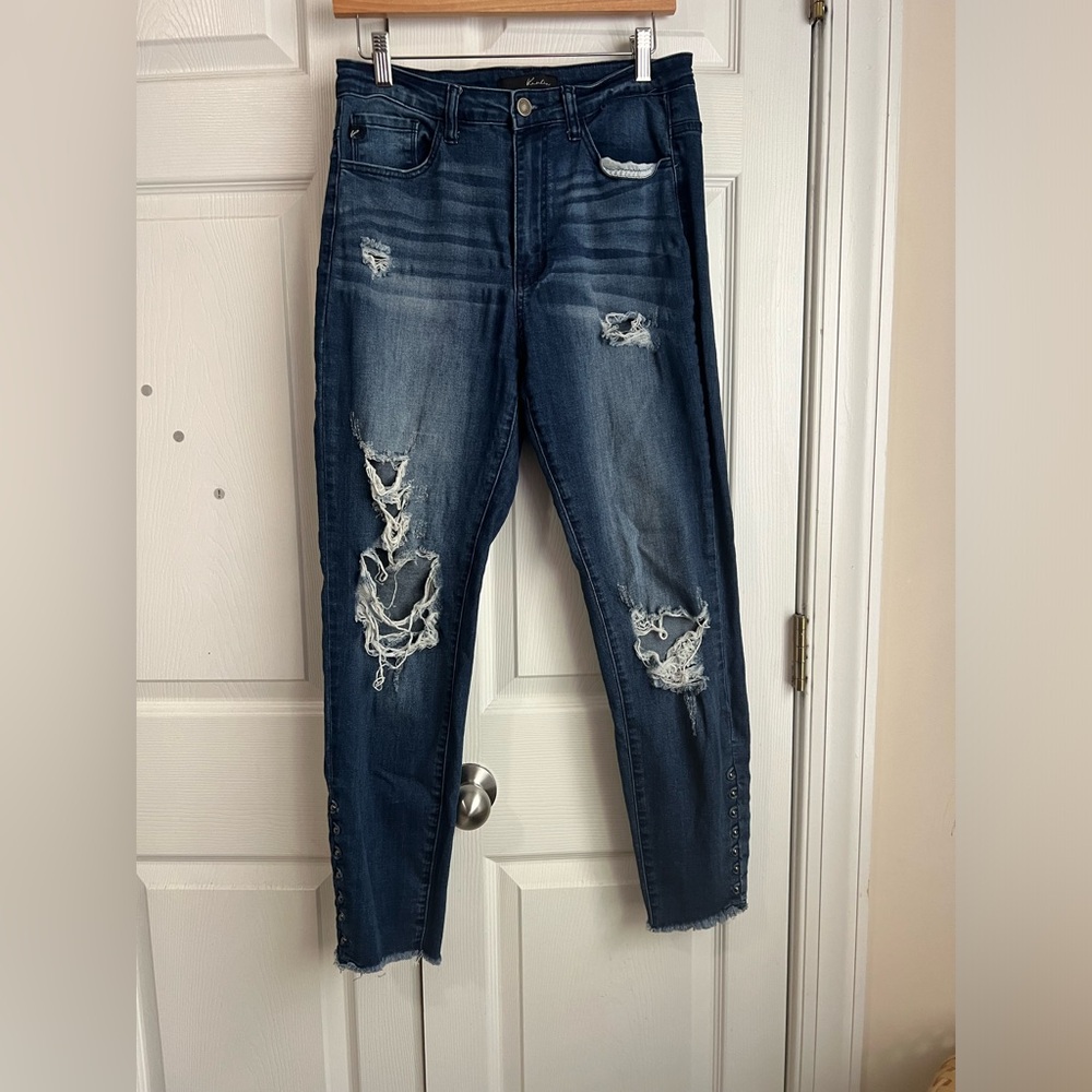 Kancan Kurvy Mid-Rise Ankle Skinny Distressed size 29/11